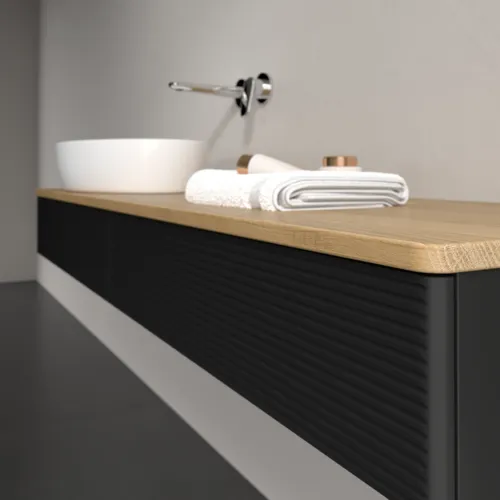 Bild von VILLEROY BOCH Antao Waschbeckenunterschrank, 2 Auszüge, 1600 x 190 x 500 mm, Front mit Struktur, Black Matt Lacquer / Honey Oak #K15111PD