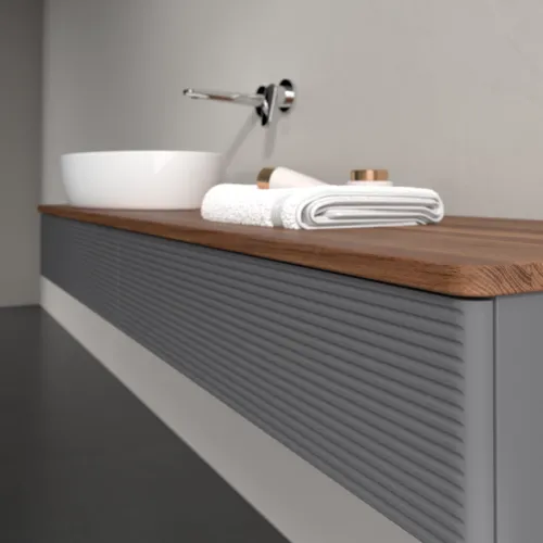 Bild von VILLEROY BOCH Antao Waschbeckenunterschrank, 2 Auszüge, 1600 x 190 x 500 mm, Front mit Struktur, Anthracite Matt Lacquer / Warm Walnut #K15112GK