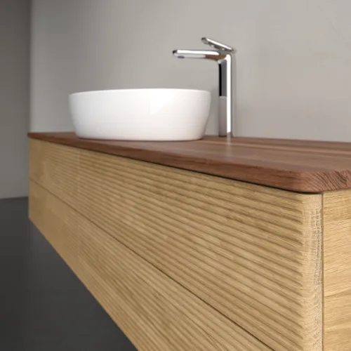 Bild von VILLEROY BOCH Antao Waschbeckenunterschrank, 4 Auszüge, 1600 x 360 x 500 mm, Front mit Struktur, Honey Oak / Warm Walnut #K25152HN
