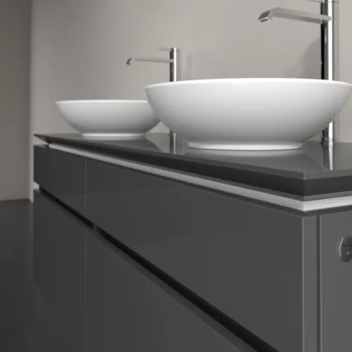 Bild von VILLEROY BOCH Legato Waschbeckenunterschrank, mit Beleuchtung, 4 Auszüge, 1400 x 550 x 500 mm, Glossy Grey / Glossy Grey #B592L0FP