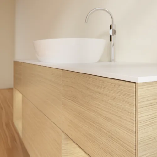 Bild von VILLEROY BOCH Finion Waschbeckenunterschrank, mit Beleuchtung, 4 Auszüge, 1600 x 603 x 501 mm, Oak Veneer / Oak Veneer / Glass White Matt #F981PCPC